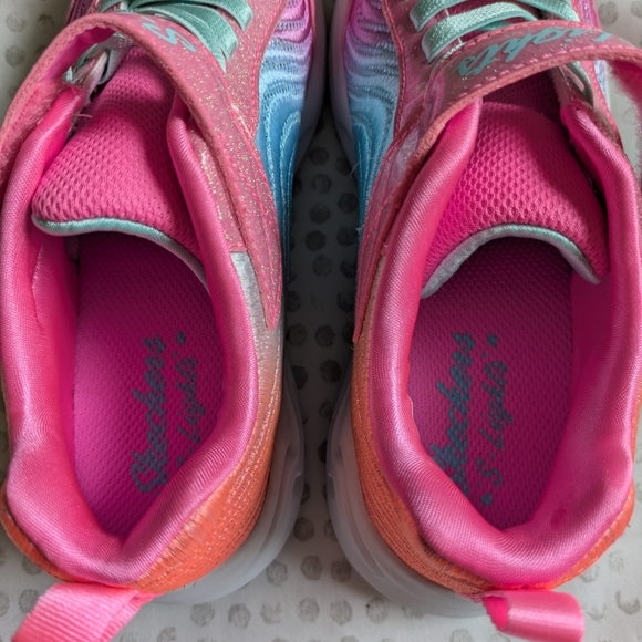Skechers Kids' Pink and Blue Light-Up Sneakers Brand New Never Worn - Picture 6 of 6